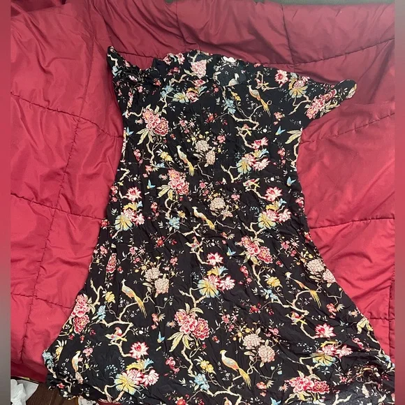 Patterned Dress - Picture 2 of 3